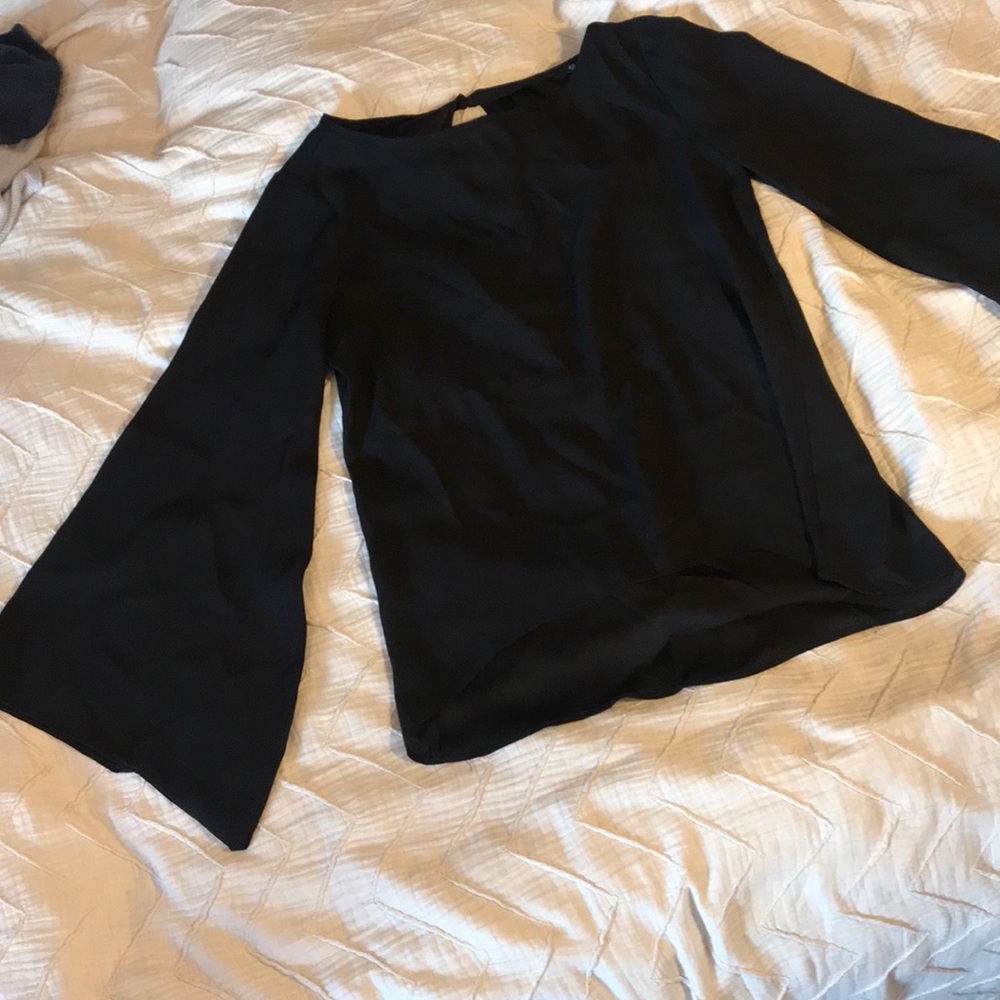 Bell sleeve blouse